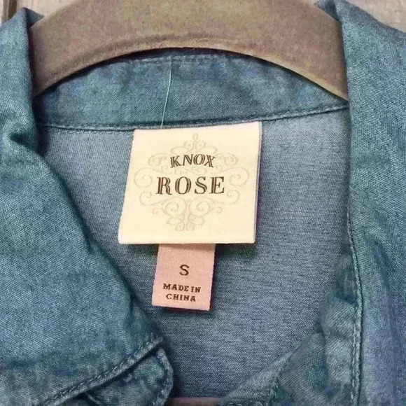Knox Rose Embroidered Denim Button Down Shirt S - Picture 2 of 7